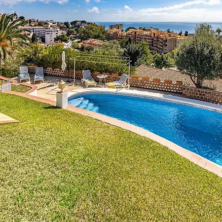 Hébergement de vacances Con Piscina En *