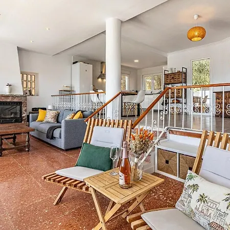 Con Piscina En * فوينخيرولا