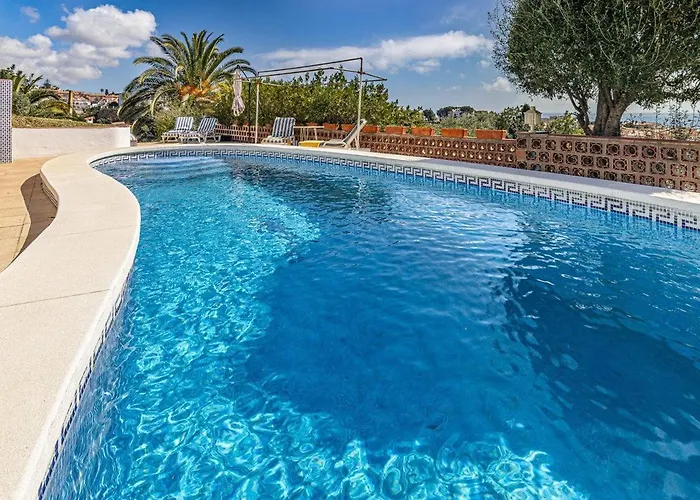 Con Piscina En * فوينخيرولا